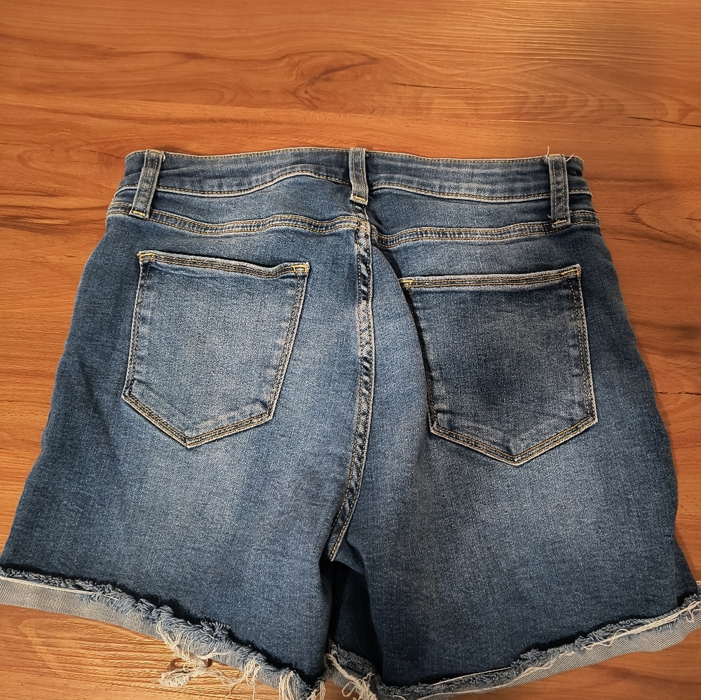 Woman's shorts